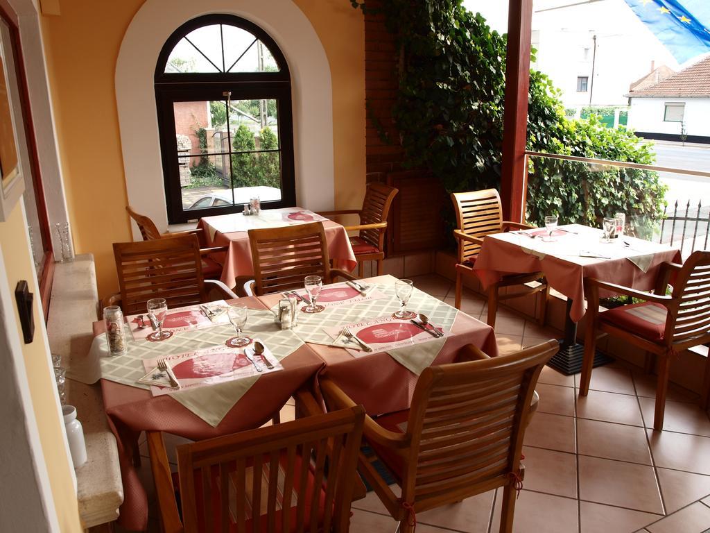 Bed and Breakfast Angela Panzio Berettyóújfalu Esterno foto